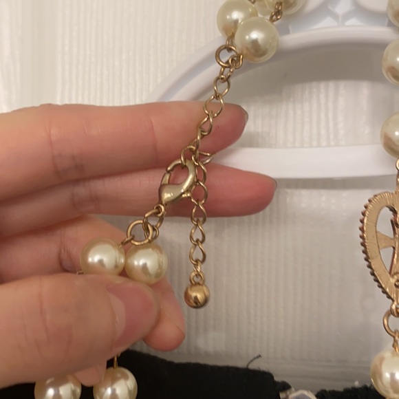 long faux pearl necklace - Picture 6 of 6